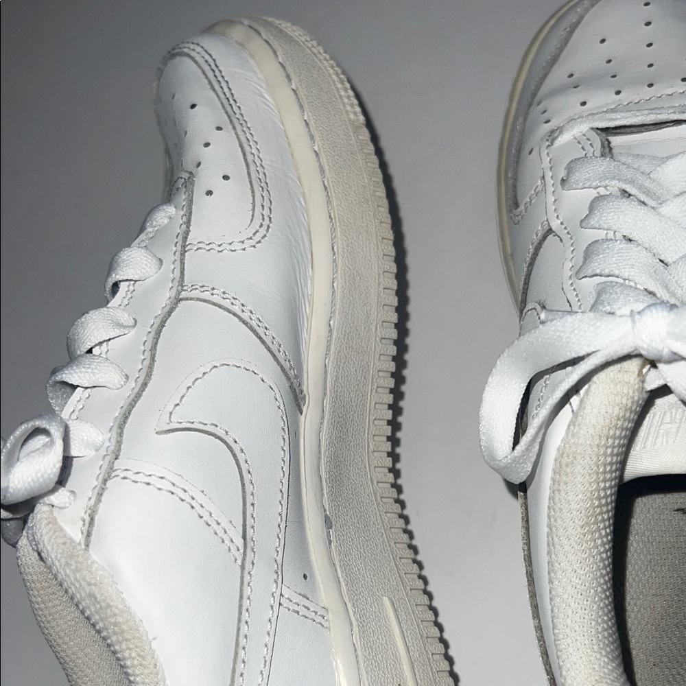 Nike Air Force 1’s Youth - Picture 5 of 7
